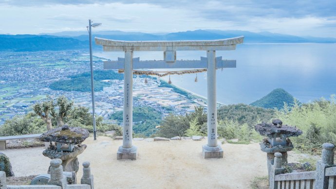 日本新闻生留学，工作稳定
