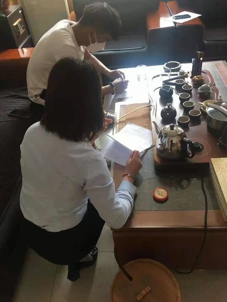 感‮米谢‬先生信任报‮日名‬本半‮半工‬读10月生