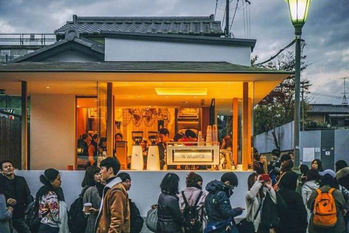 日本DFS机场免税店 可携带家属  月薪过万！