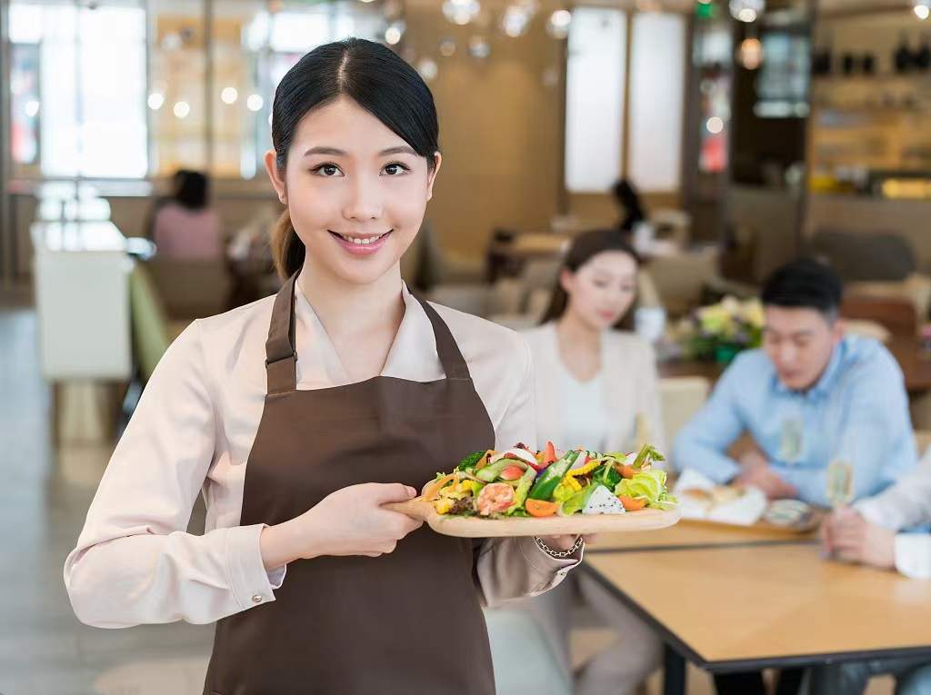 低费用！工资高！